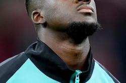 开云官网入口 -包含斯图加特内部会议纪要流出——今晚外线爆发；德国杯使命明确；资深球员宣示担当的词条